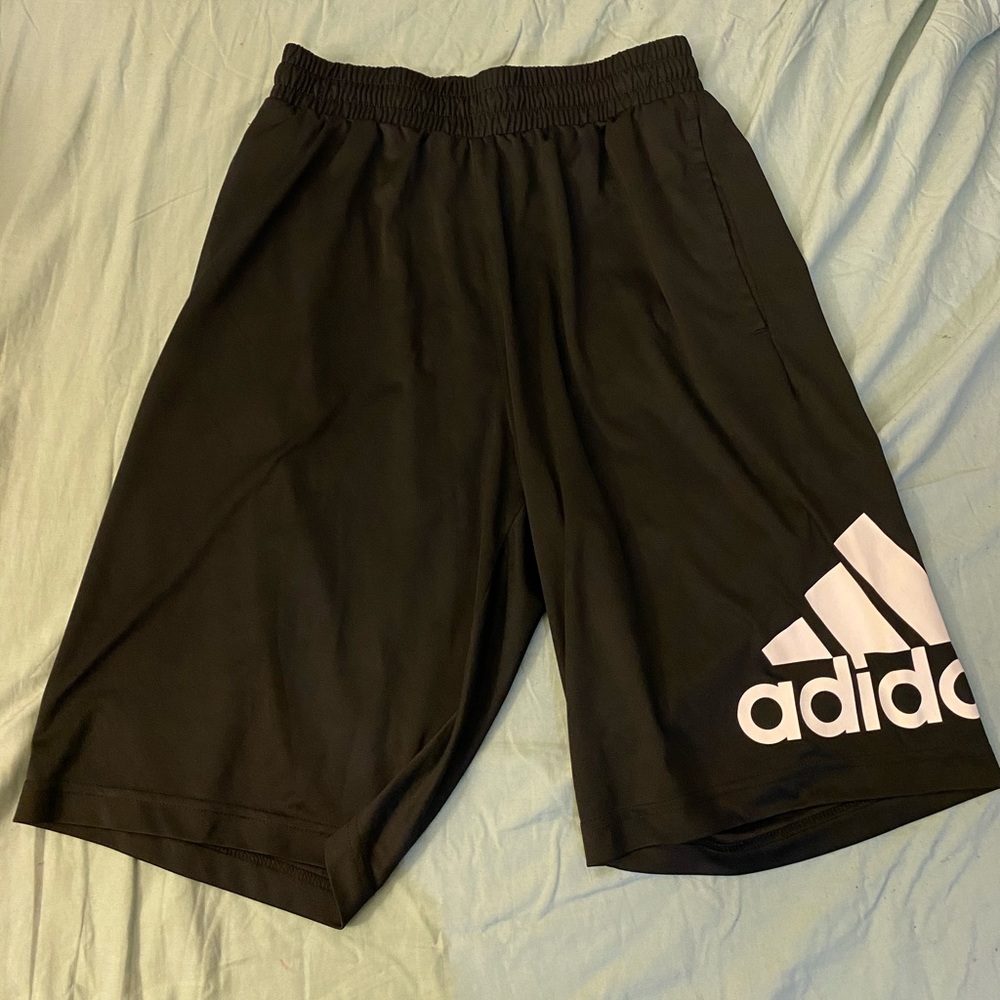 men’s size M adidas shorts
